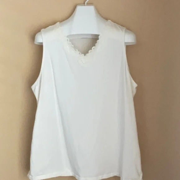 2 Piece Bundle CJ Banks Size 2X Women’s Tops - Picture 2 of 9